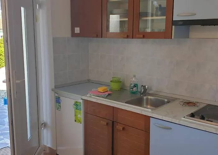 Laguna 20, 20a * Izola